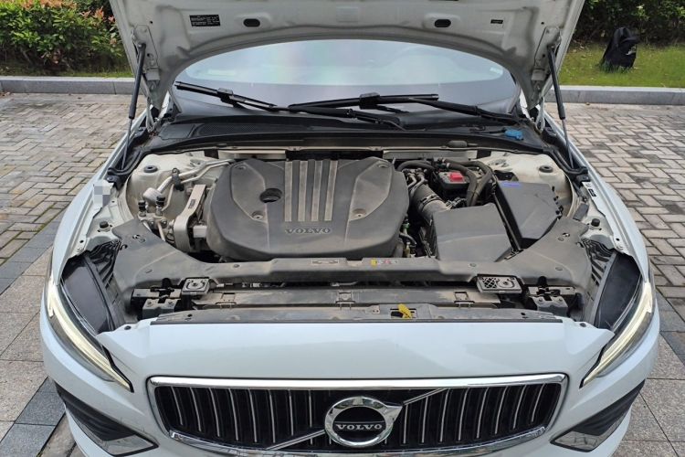 Used Volvo S60 2022 B4 Zhiyi Luxury Edition Engine Bay