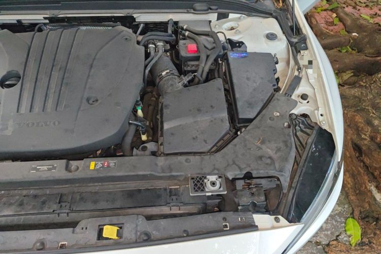 Used Volvo S60 2022 B4 Zhiyuan Luxury Edition Engine Bay Left
