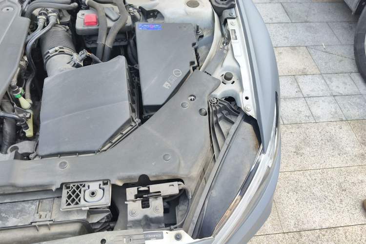 Used Volvo S60 2022 B4 Zhiyuan Sport Edition Engine Bay Left