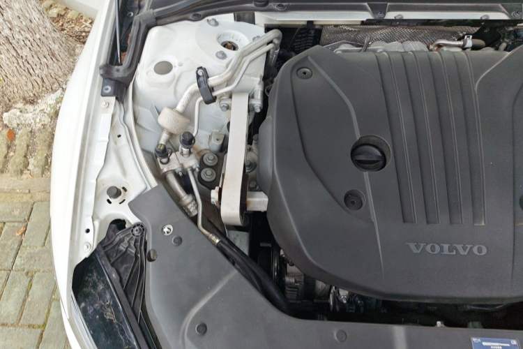 Used Volvo S60 2022 B4 Zhiyi Luxury Edition Engine Bay Right