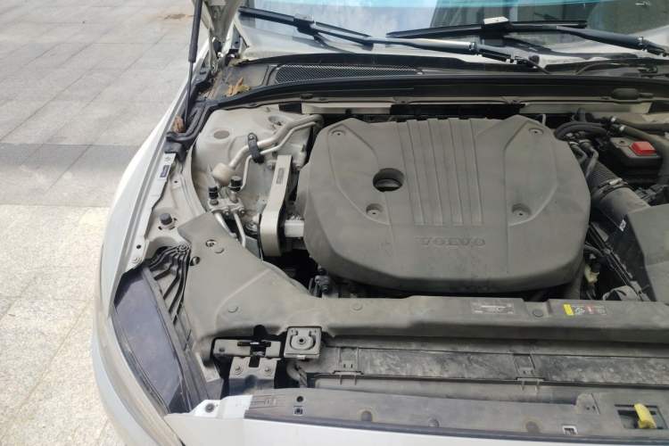Used Volvo S60 2022 B4 Zhiyi Luxury Edition Engine Bay Right