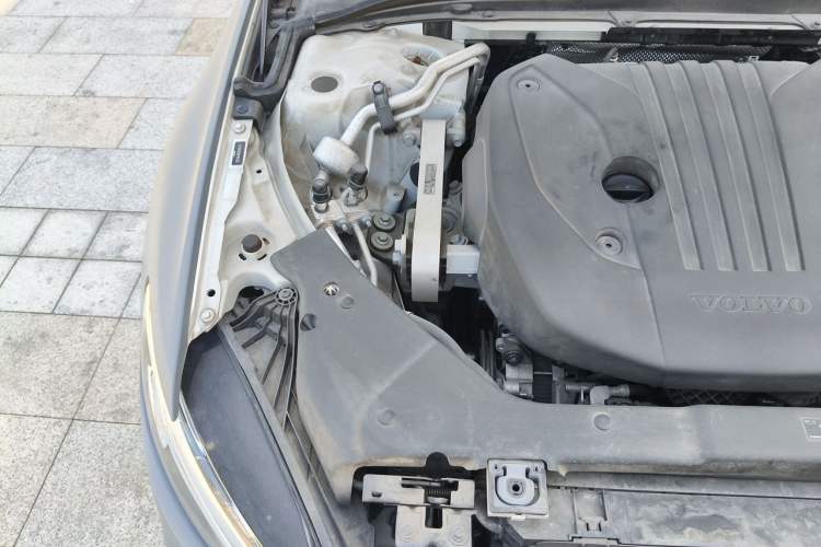Used Volvo S60 2022 B4 Zhiyuan Sport Edition Engine Bay Right