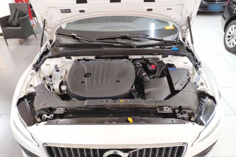 Used Volvo S60 2022 B4 Zhiyuan Luxury Edition Engine Bay