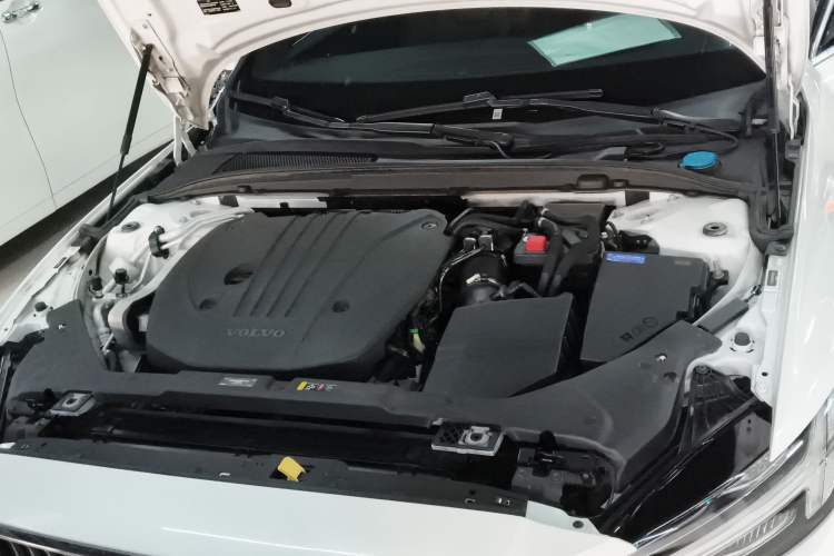 Used Volvo S60 2022 B4 Zhiyi Luxury Edition Engine Bay