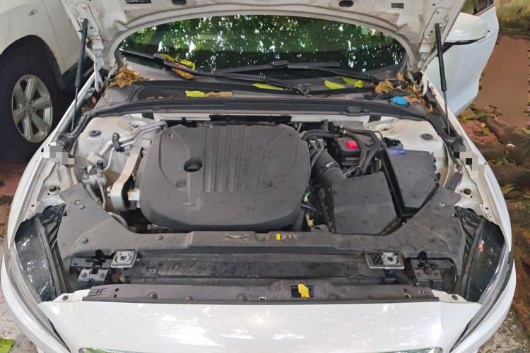 Used Volvo S60 2022 B4 Zhiyuan Luxury Edition Engine Bay