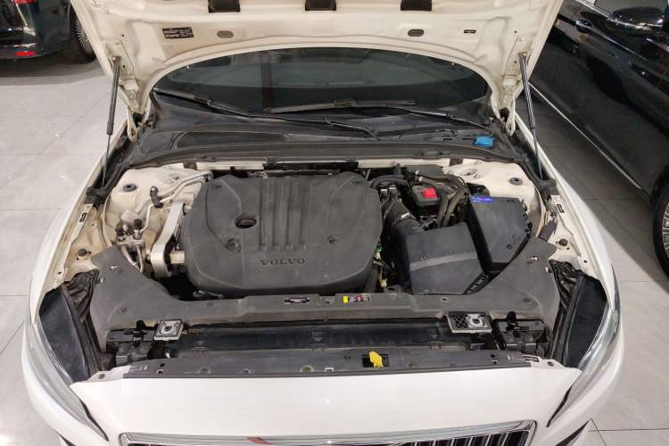 Used Volvo S60 2022 B4 Zhiyuan Luxury Edition Engine Bay