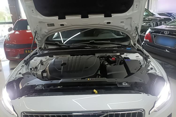 Used Volvo S60 2022 B4 Zhiyuan Luxury Edition Engine Bay