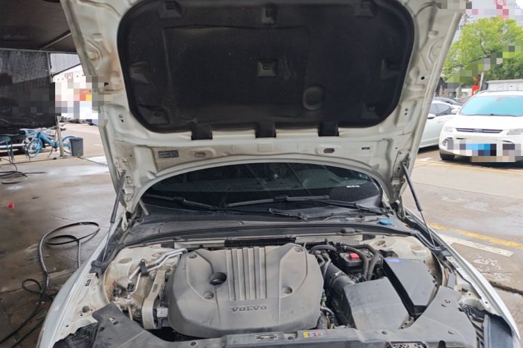 Used Volvo S60 2022 B4 Zhiyuan Luxury Edition Engine Bay