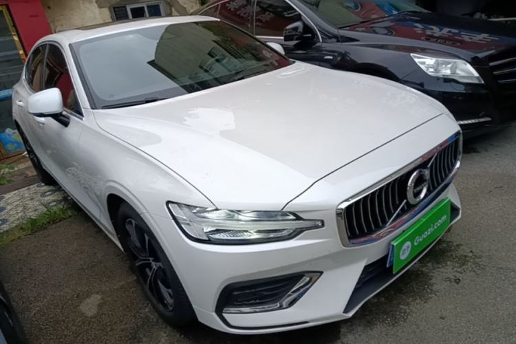 Used Volvo S60 2022 B4 Zhiyi Luxury Edition Exterior 1