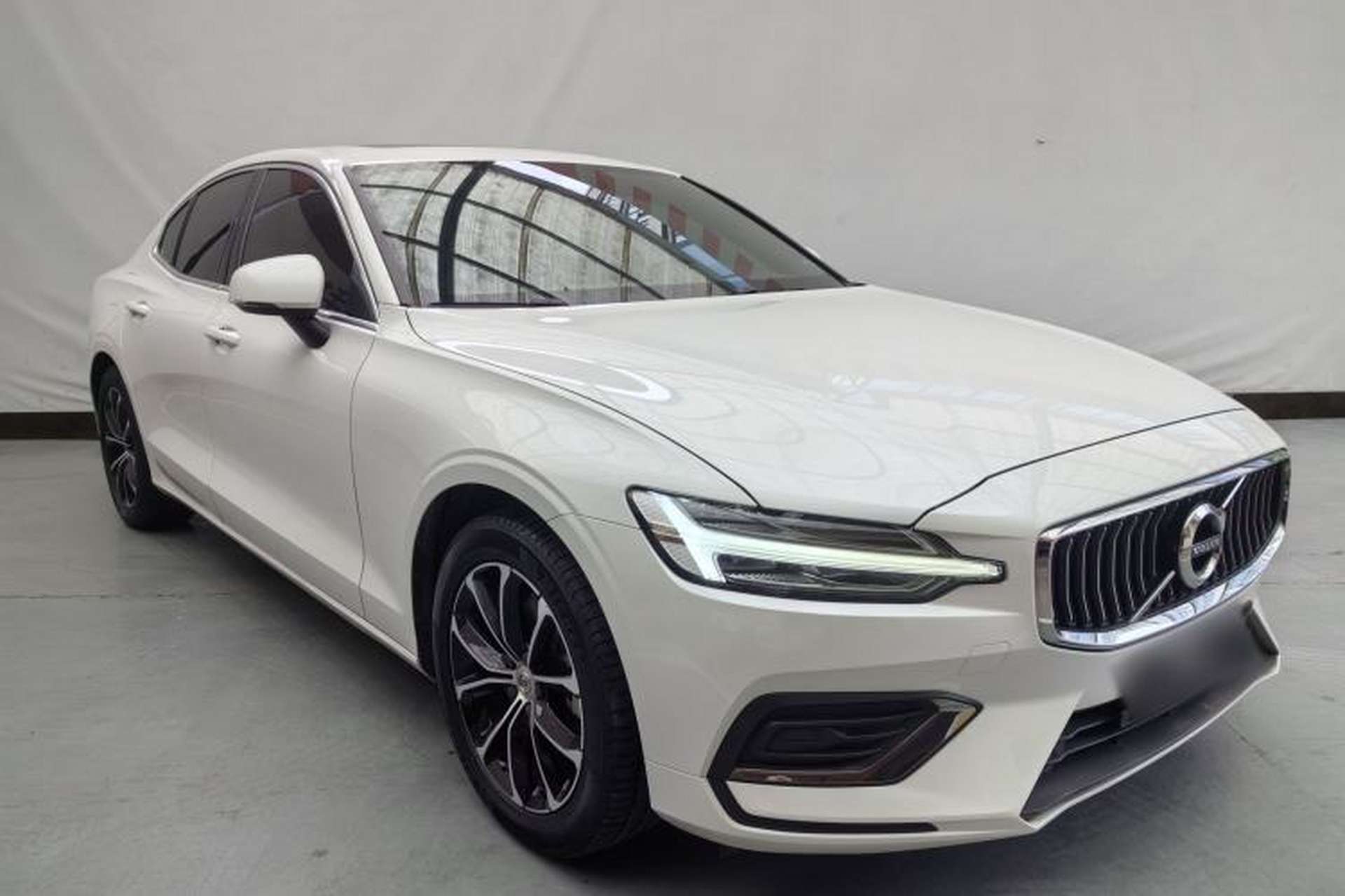 Used Volvo S60 2022 B4 Zhiyi Luxury Edition Exterior 1