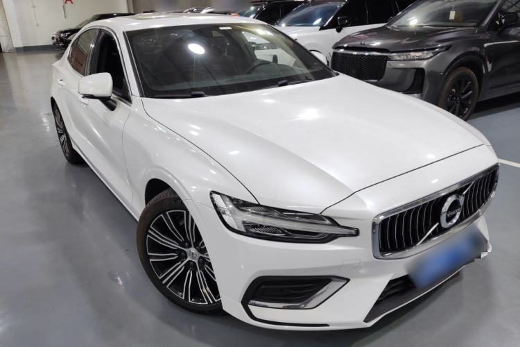 Used Volvo S60 2022 B4 Zhiyuan Luxury Edition Exterior 1