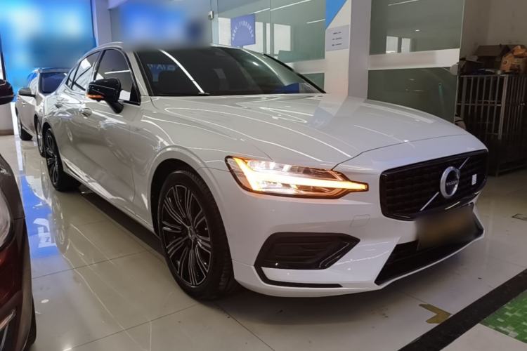 Used Volvo S60 2022 B4 Zhiyuan Luxury Edition Exterior 1