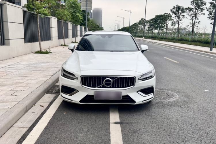 Used Volvo S60 2022 B4 Zhiyi Luxury Edition Exterior 1