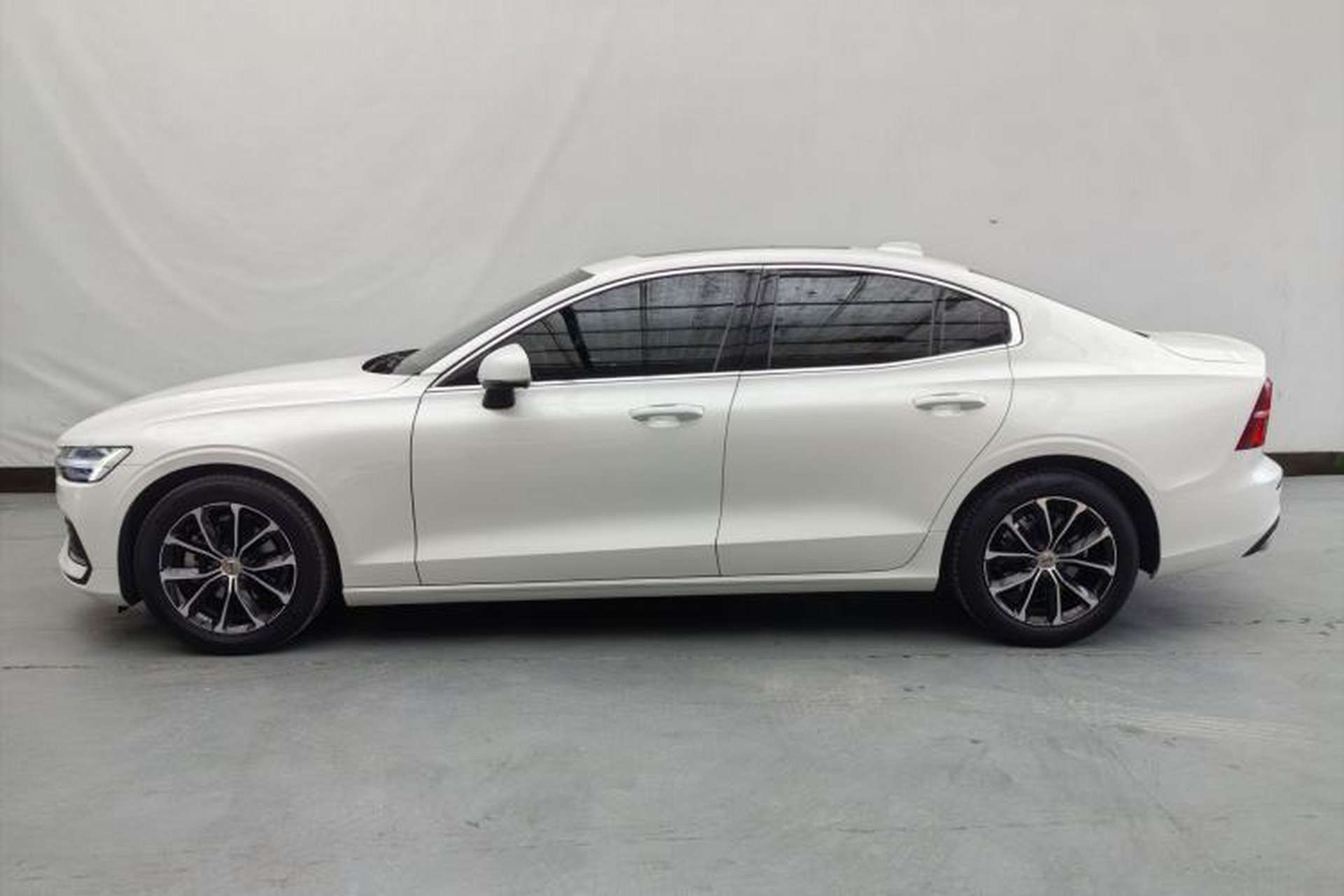 Used Volvo S60 2022 B4 Zhiyi Luxury Edition Exterior 12