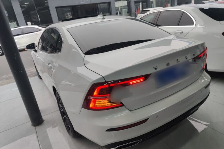 Used Volvo S60 2022 B4 Zhiyi Luxury Edition Exterior 2