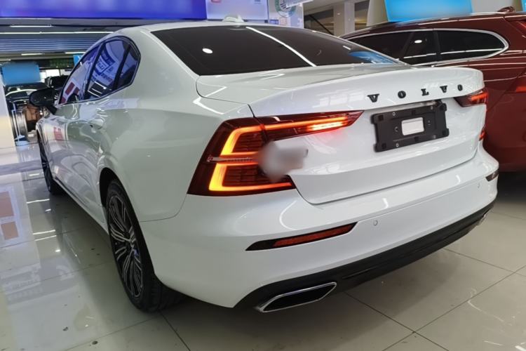 Used Volvo S60 2022 B4 Zhiyuan Luxury Edition Exterior 2