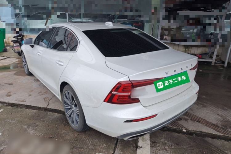Used Volvo S60 2022 B4 Zhiyuan Luxury Edition Exterior 2