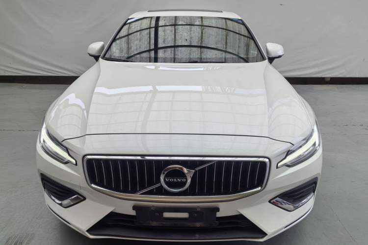 Used Volvo S60 2022 B4 Zhiyi Luxury Edition Exterior 3