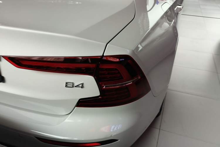 Used Volvo S60 2022 B4 Zhiyi Luxury Edition Exterior 3