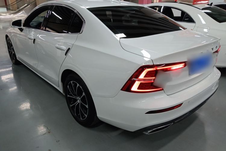 Used Volvo S60 2022 B4 Zhiyi Luxury Edition Exterior 3
