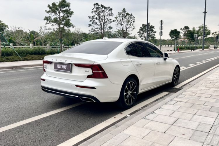 Used Volvo S60 2022 B4 Zhiyi Luxury Edition Exterior 3