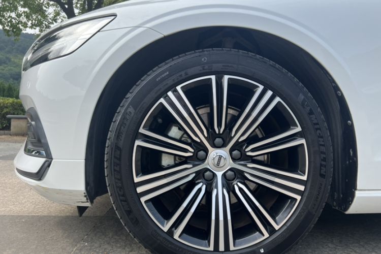 Used Volvo S60 2022 B4 Zhiyuan Luxury Edition Exterior 4