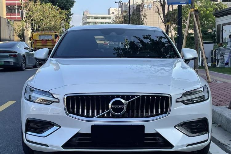 Used Volvo S60 2022 B4 Zhiyuan Luxury Edition Exterior 4