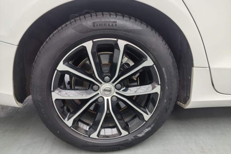 Used Volvo S60 2022 B4 Zhiyi Luxury Edition Exterior 4