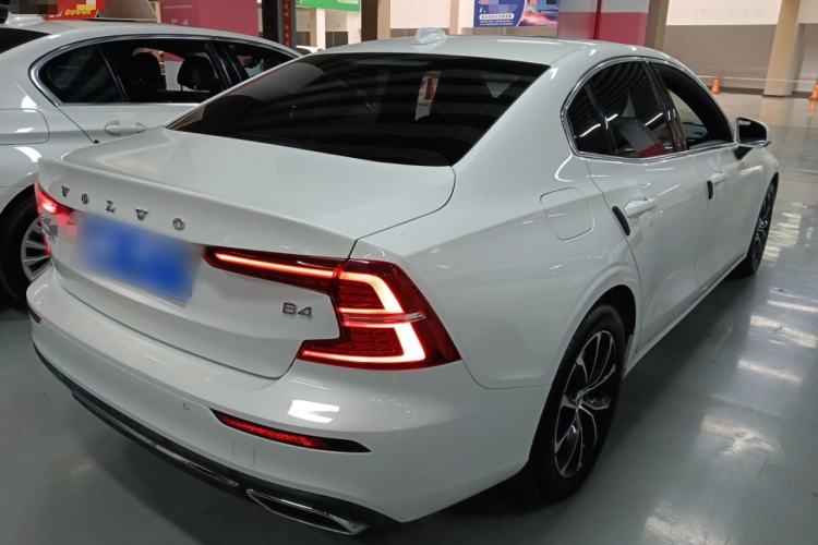 Used Volvo S60 2022 B4 Zhiyi Luxury Edition Exterior 5