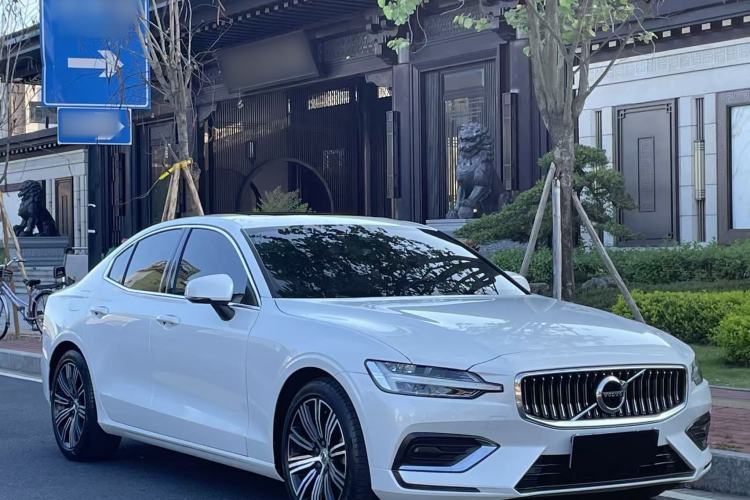 Used Volvo S60 2022 B4 Zhiyuan Luxury Edition Exterior 5