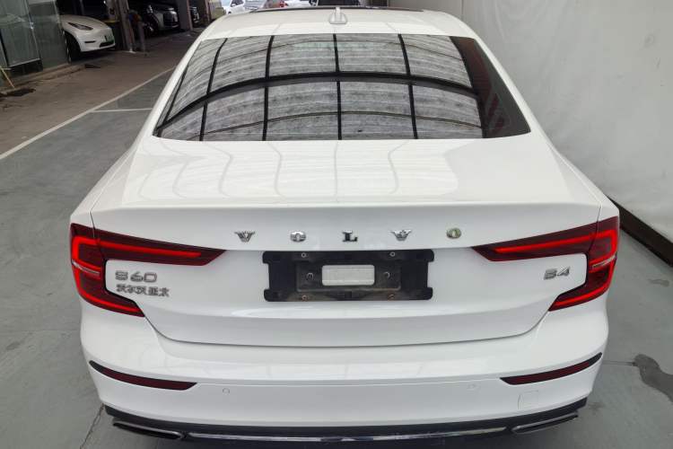 Used Volvo S60 2022 B4 Zhiyi Luxury Edition Exterior 5