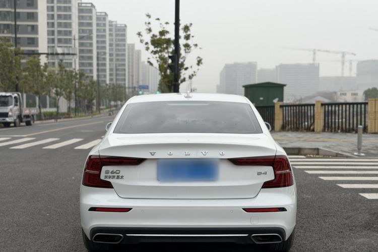 Used Volvo S60 2022 B4 Zhiyi Luxury Edition Exterior 5