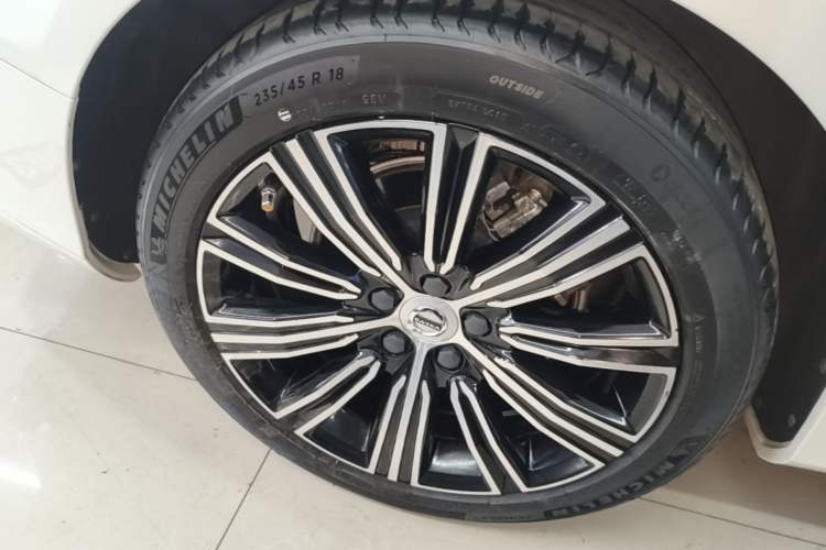Used Volvo S60 2022 B4 Zhiyuan Luxury Edition Exterior 5