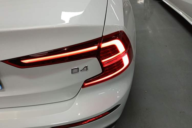 Used Volvo S60 2022 B4 Zhiyi Luxury Edition Exterior 6