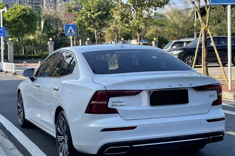 Used Volvo S60 2022 B4 Zhiyuan Luxury Edition Exterior 6