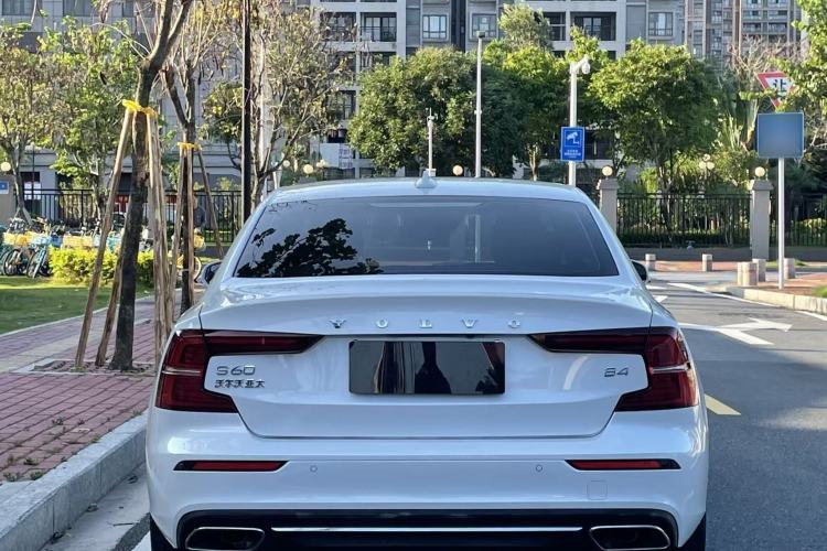 Used Volvo S60 2022 B4 Zhiyuan Luxury Edition Exterior 7