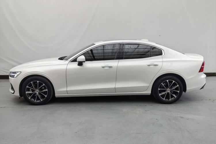 Used Volvo S60 2022 B4 Zhiyi Luxury Edition Exterior 8
