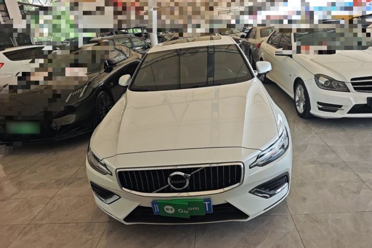 Used Volvo S60 2022 B4 Zhiyuan Luxury Edition Front