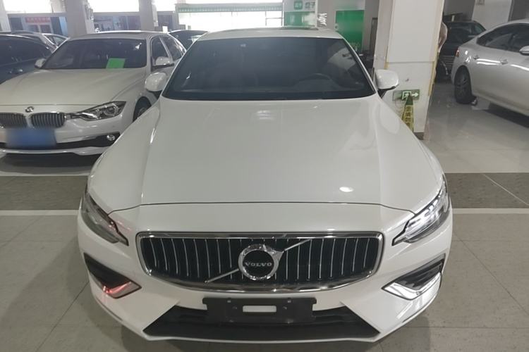 Used Volvo S60 2022 B4 Zhiyuan Luxury Edition Front