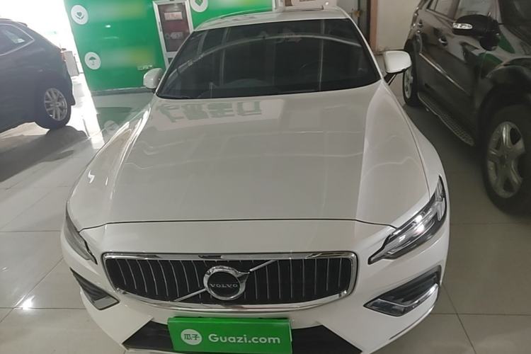 Used Volvo S60 2022 B4 Zhiyuan Luxury Edition Front