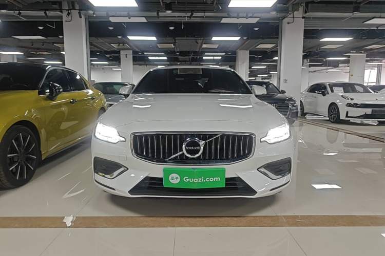 Used Volvo S60 2022 B4 Zhiyi Luxury Edition Front