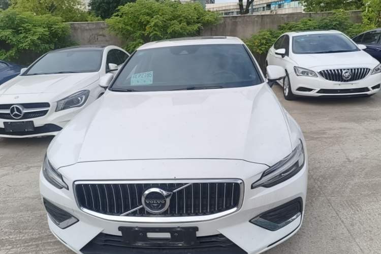 Used Volvo S60 2022 B4 Zhiyi Luxury Edition Front