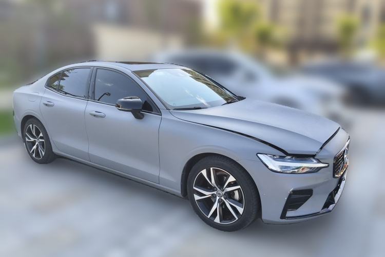 Used Volvo S60 2022 B4 Zhiyuan Sport Edition Front Right 45 Deg