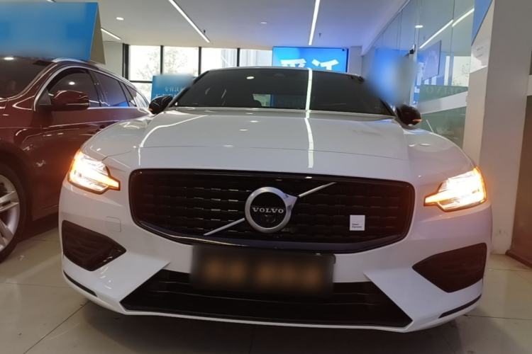 Used Volvo S60 2022 B4 Zhiyuan Luxury Edition Front