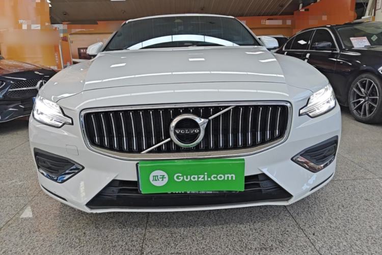 Used Volvo S60 2022 B4 Zhiyuan Luxury Edition Front