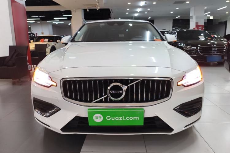 Used Volvo S60 2022 B4 Zhiyuan Luxury Edition Front
