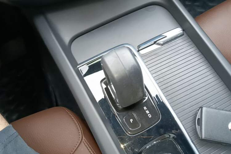 Used Volvo S60 2022 B4 Zhiyi Luxury Edition Gear Lever