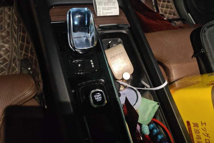 Used Volvo S60 2022 B4 Zhiyuan Luxury Edition Gear Lever