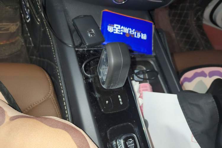 Used Volvo S60 2022 B4 Zhiyi Luxury Edition Gear Lever