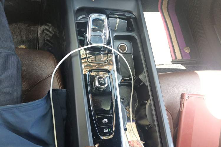 Used Volvo S60 2022 B4 Zhiyi Luxury Edition Gear Lever